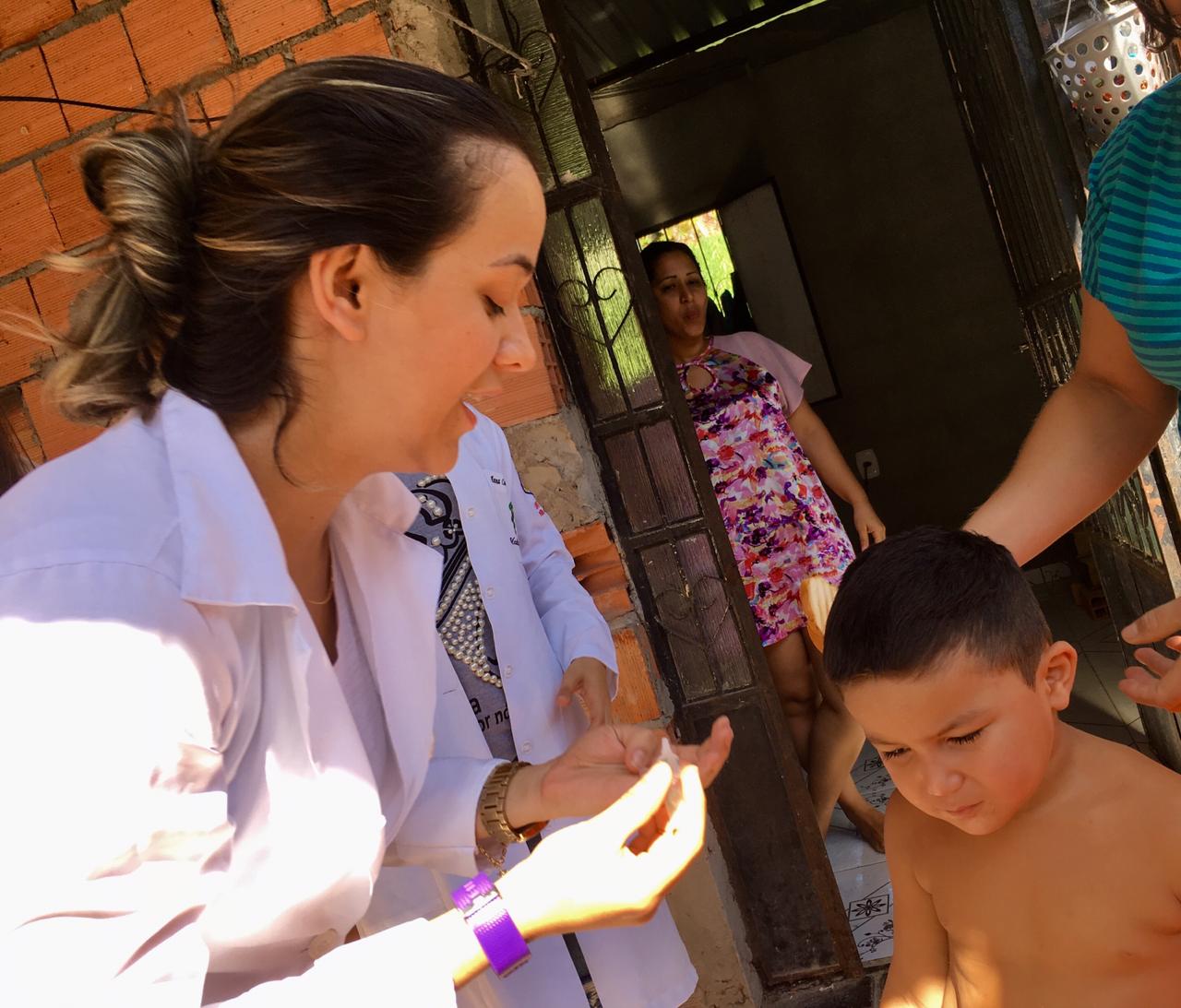 Acadêmicos de Medicina realizam campanha de vacinação contra a Poliomielite no Parque das Nações